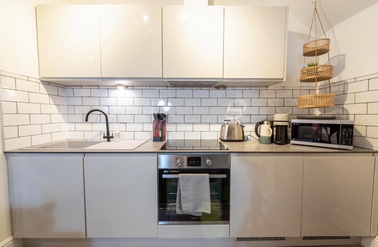 Contemporary Apartment On The Historic Rows 切斯特 外观 照片